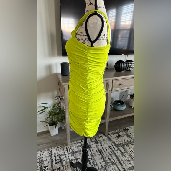 Zara Lime Green Ruched Dress - Picture 3 of 7